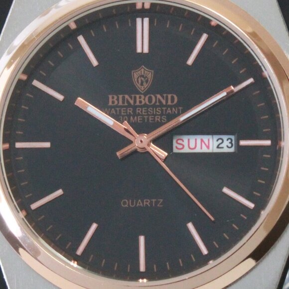 Men's Integrated Bracelet Sports Watch Stainless Steel Radiant Black Dial 40mm - Picture 13 of 14